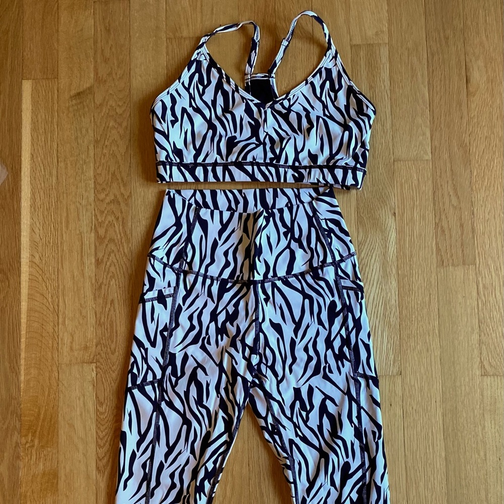 ZYIA Safari Leggings/bra set